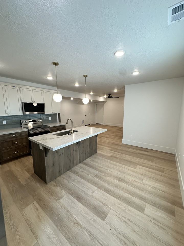 1065 W 125 S #NA - Photo 5 of 22