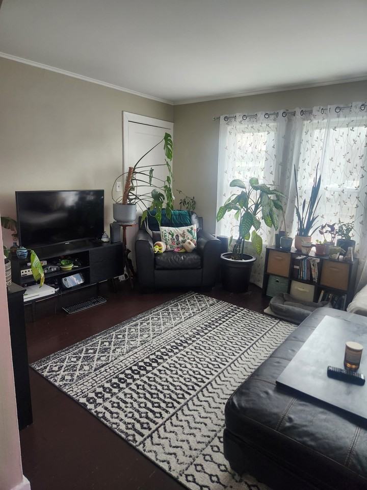 3035 W Jefferson Ave #1 - Photo 2 of 9