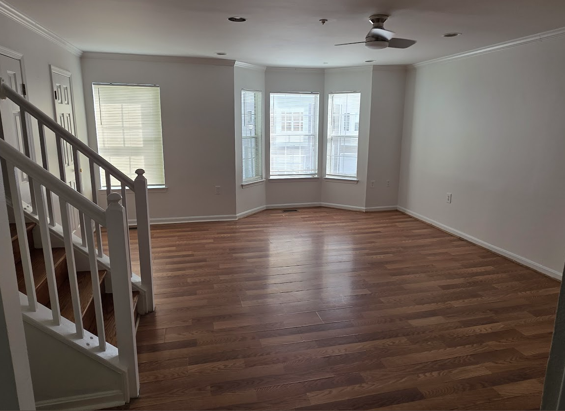1333 Hampshire Dr #E - Photo 5 of 18