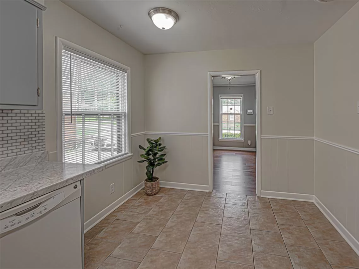 5585 Milford Rd #NA - Photo 5 of 8