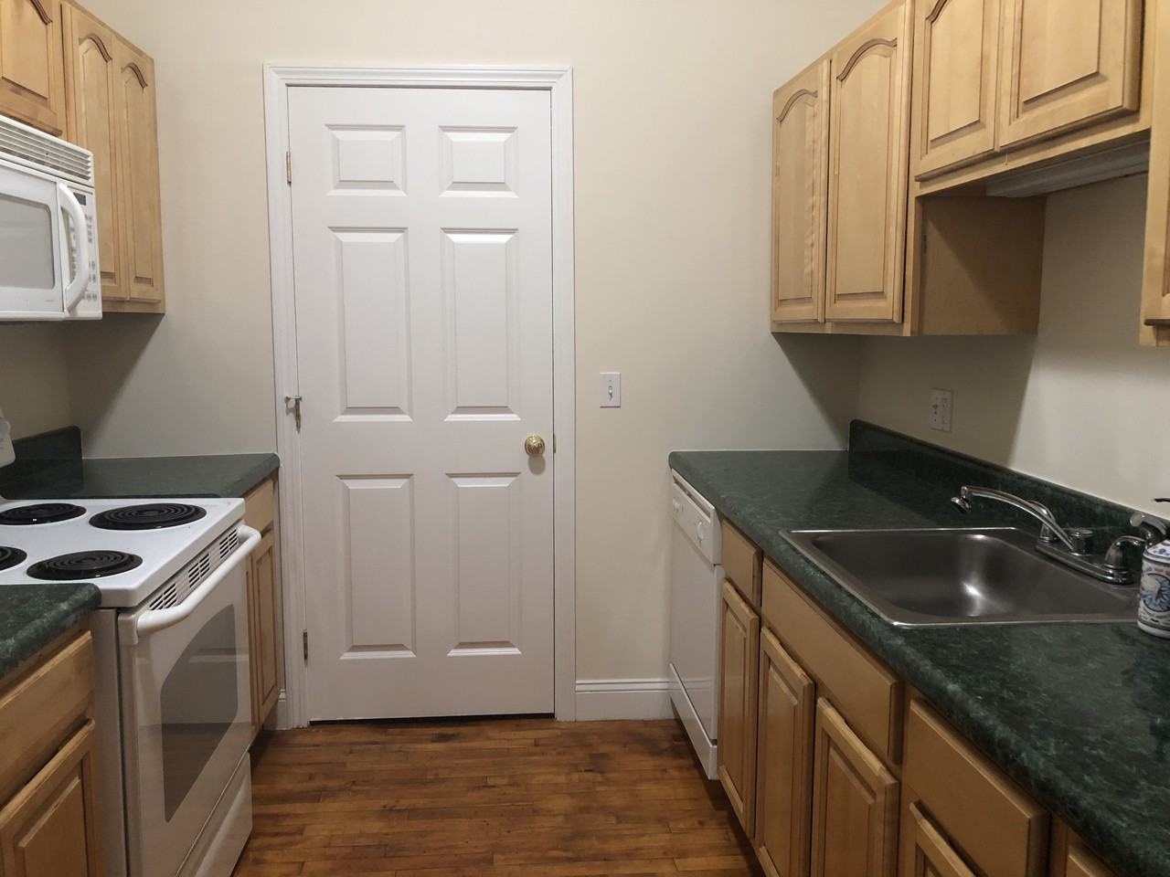 390 Charles St #302