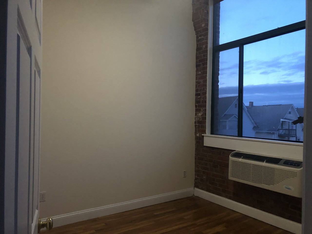 390 Charles St #302 - Photo 4 of 17