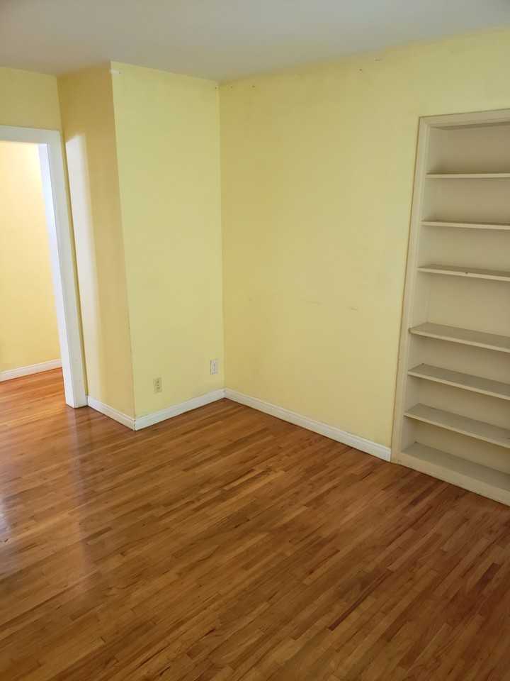 7116 W 91st St #NA - Photo 6 of 13