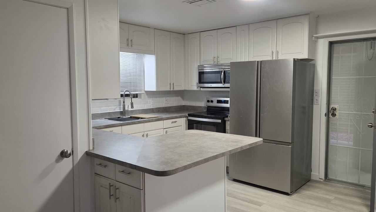 1246 W Elna Rae St #NA - Photo 4 of 12