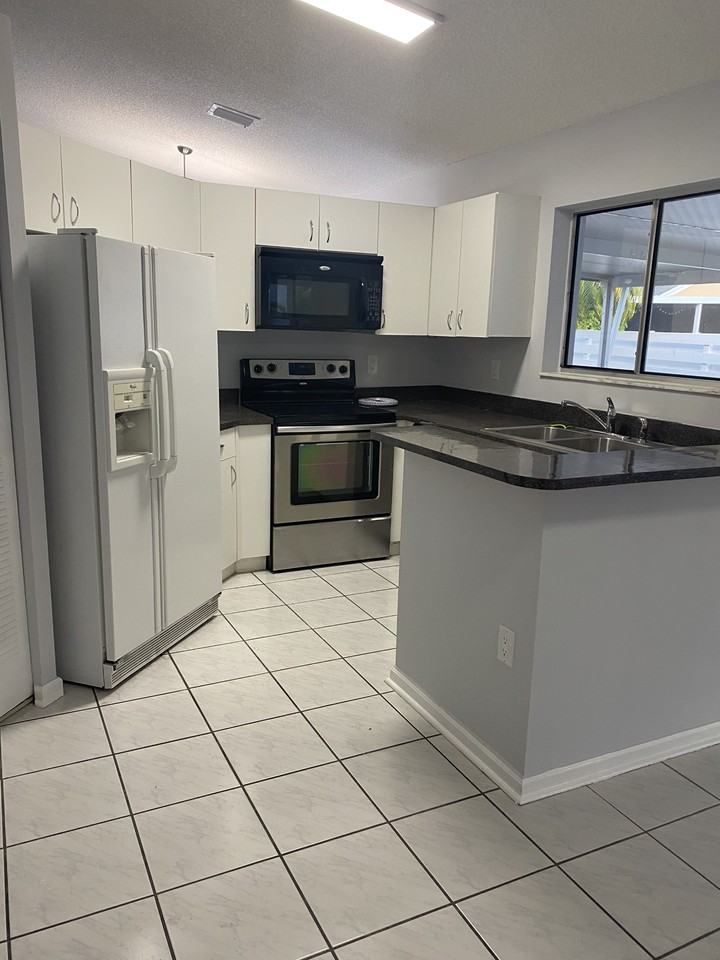 13754 Sw 145th St #NA - Photo 4 of 19