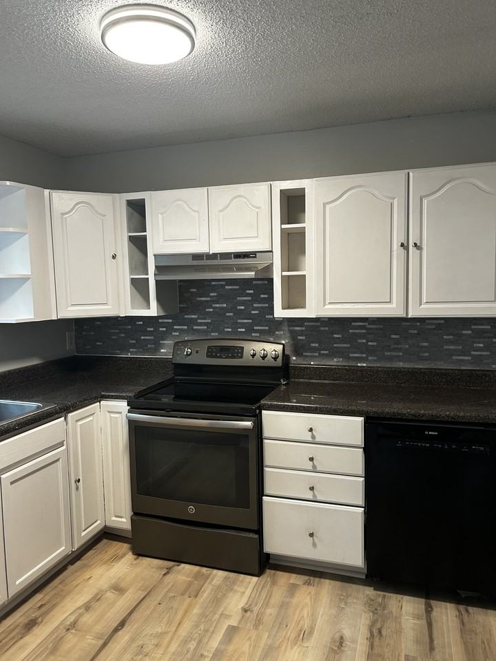 308 Emerald Dr #308 - Photo 2 of 13