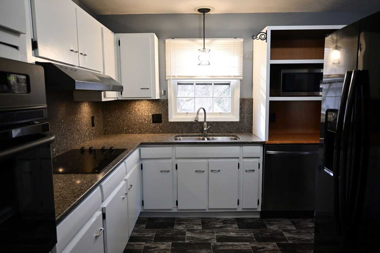 4011 W Englewood Blvd #NA - Photo 4 of 22