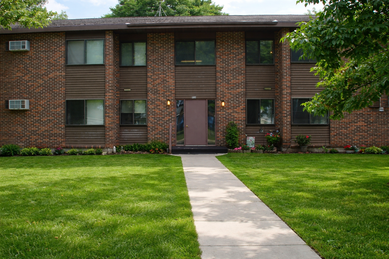 Bird Island II Apartments - Photo 6 of 9