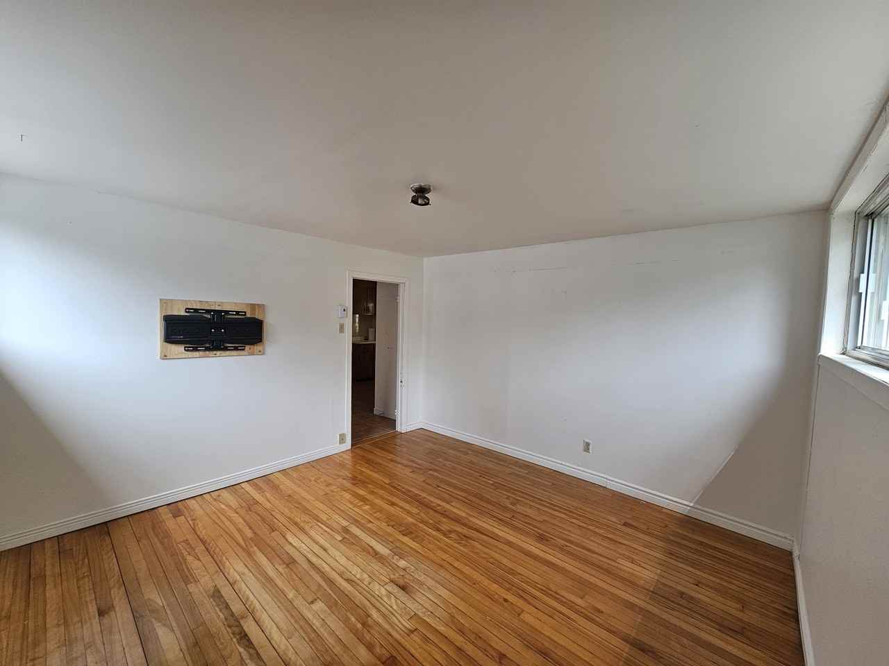 6705 Avenue Somerled #A - Photo 3 of 12