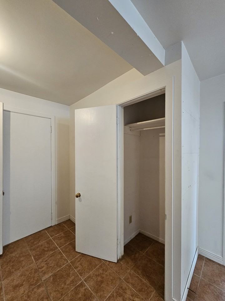 6705 Avenue Somerled #A - Photo 5 of 12