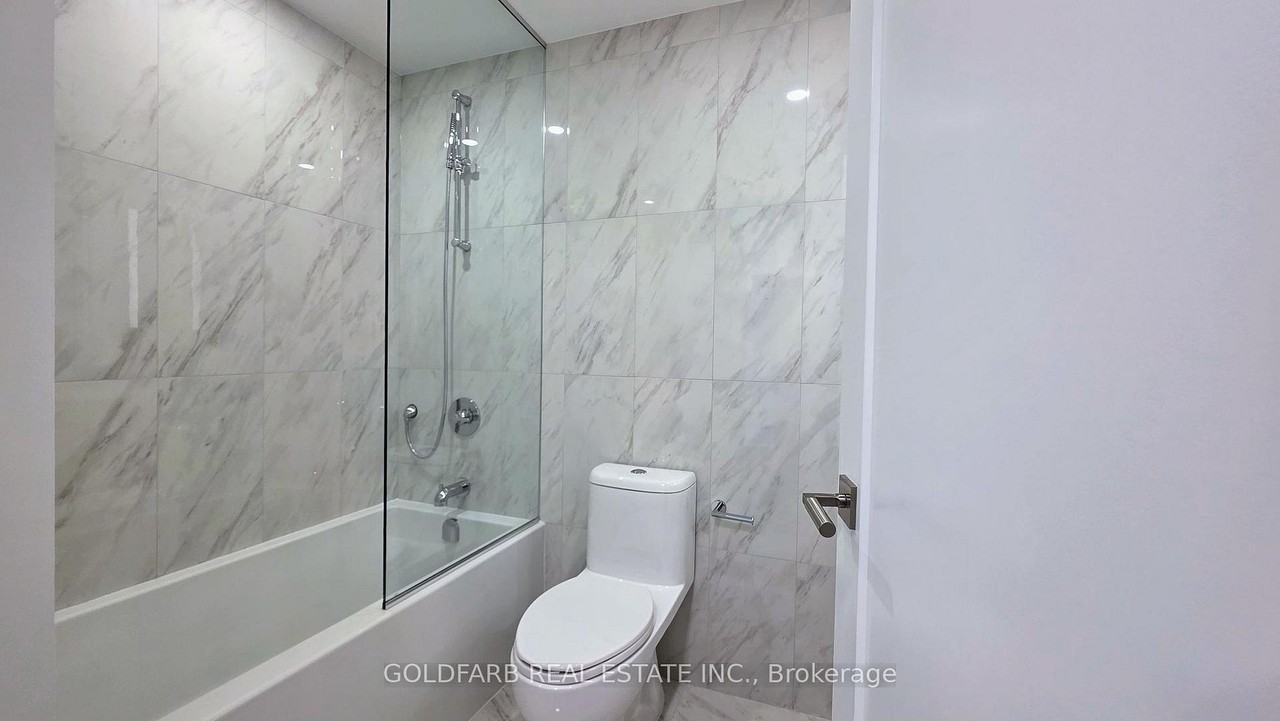 858 Dupont Street - Photo 18