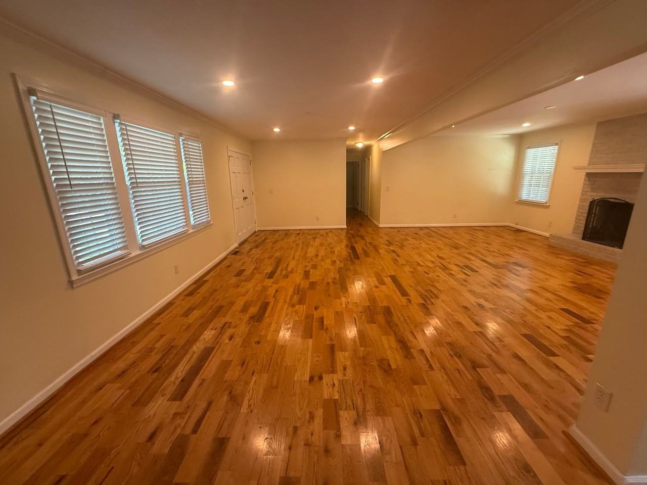 3220 Woodsen Cir - Photo 3 of 31