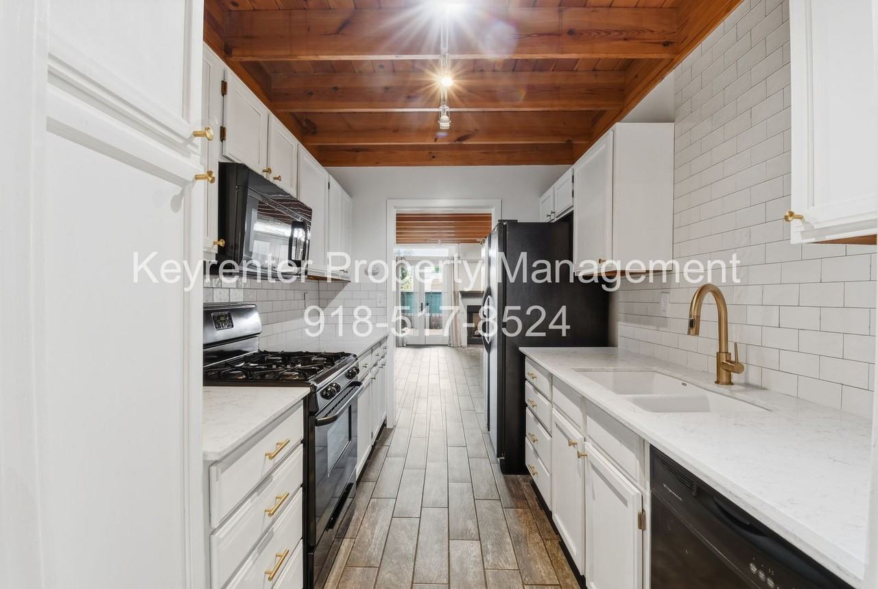 1616 S Peoria Ave #4 - Photo 5 of 22
