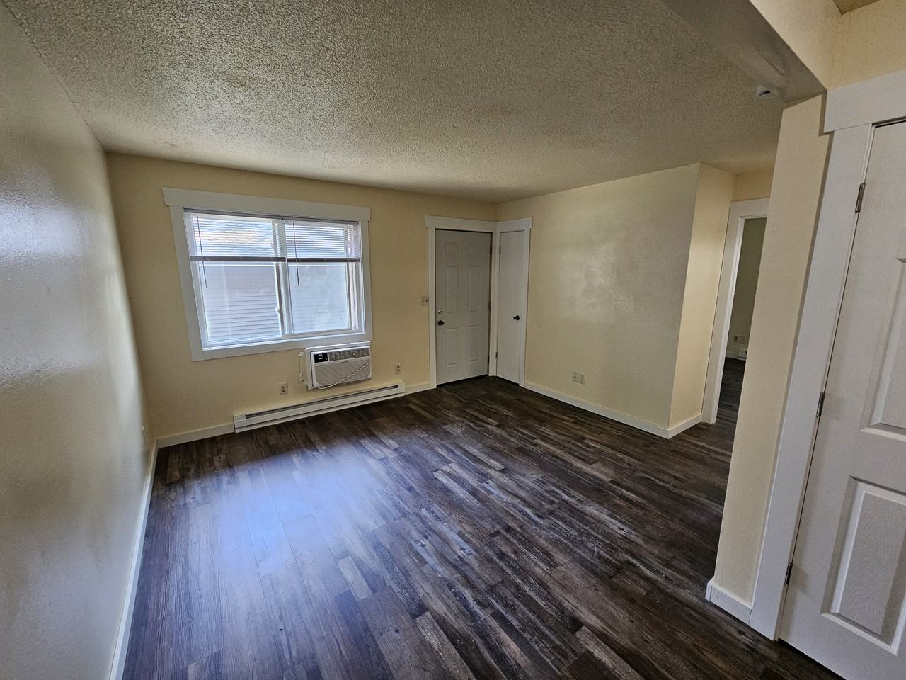 828 Gould St #3 - Photo 4 of 15