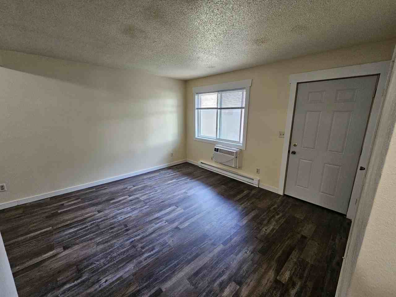 828 Gould St #3 - Photo 5 of 15