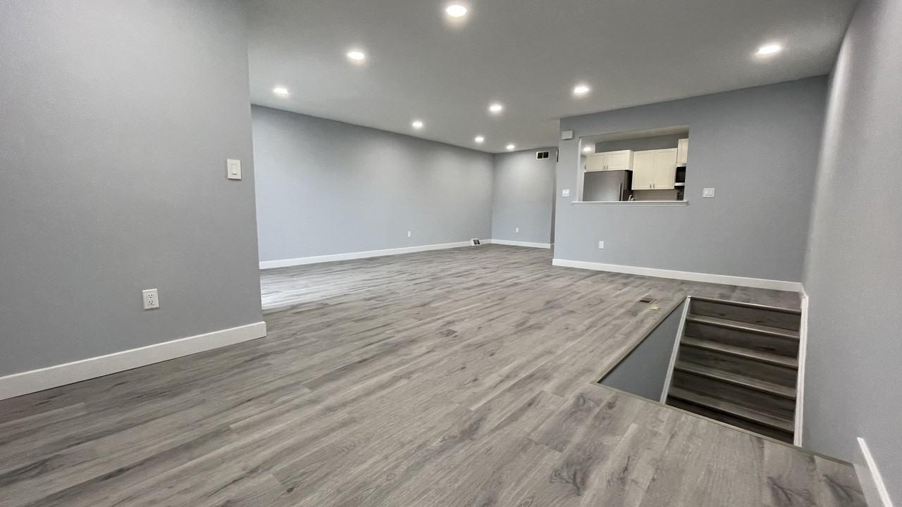 9144 Ellie Dr #B - Photo 4 of 36