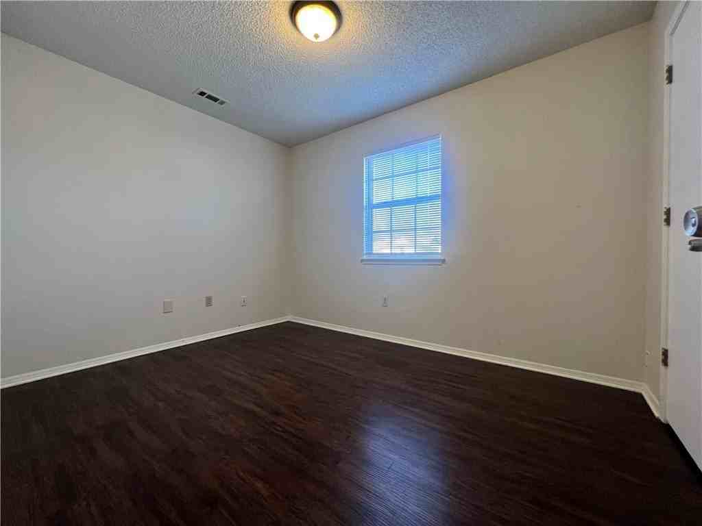 1901 S 18th St - Photo 7 of 7