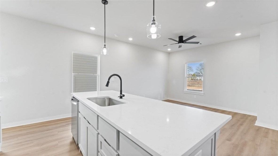 1713 Cuppett Cir - Photo 2 of 11