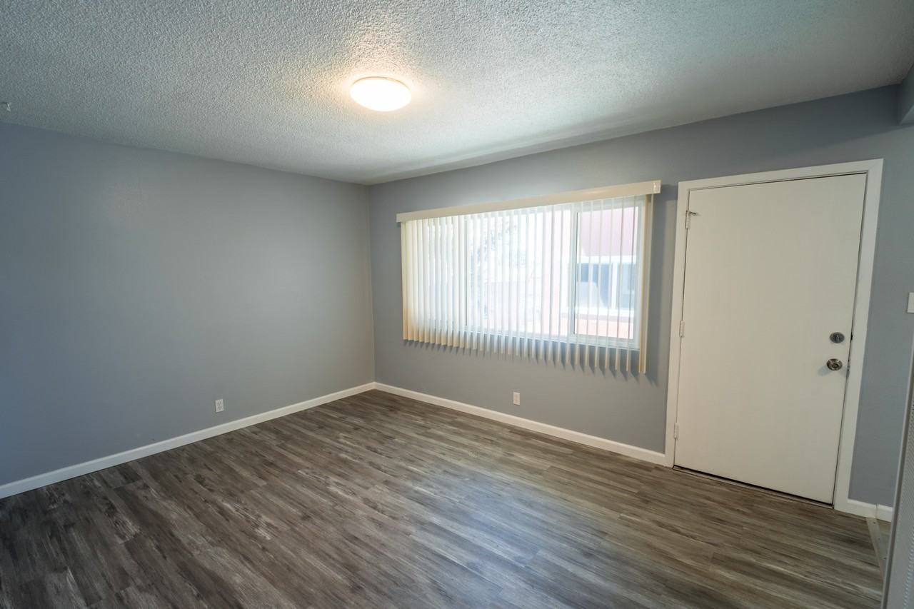 1300 West 134th Street #D - Photo 3 of 8
