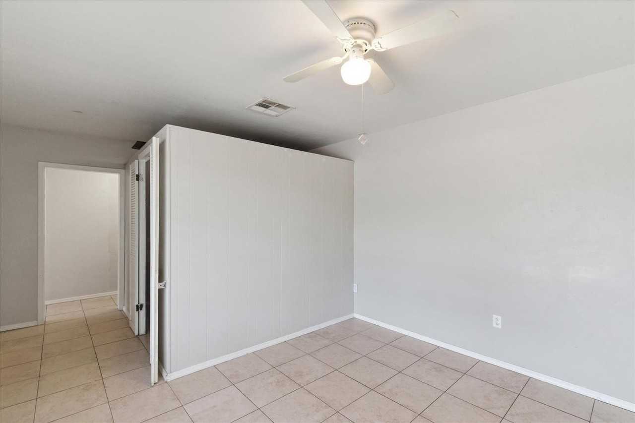 2609 W Morten Ave #1 - Photo 4 of 18