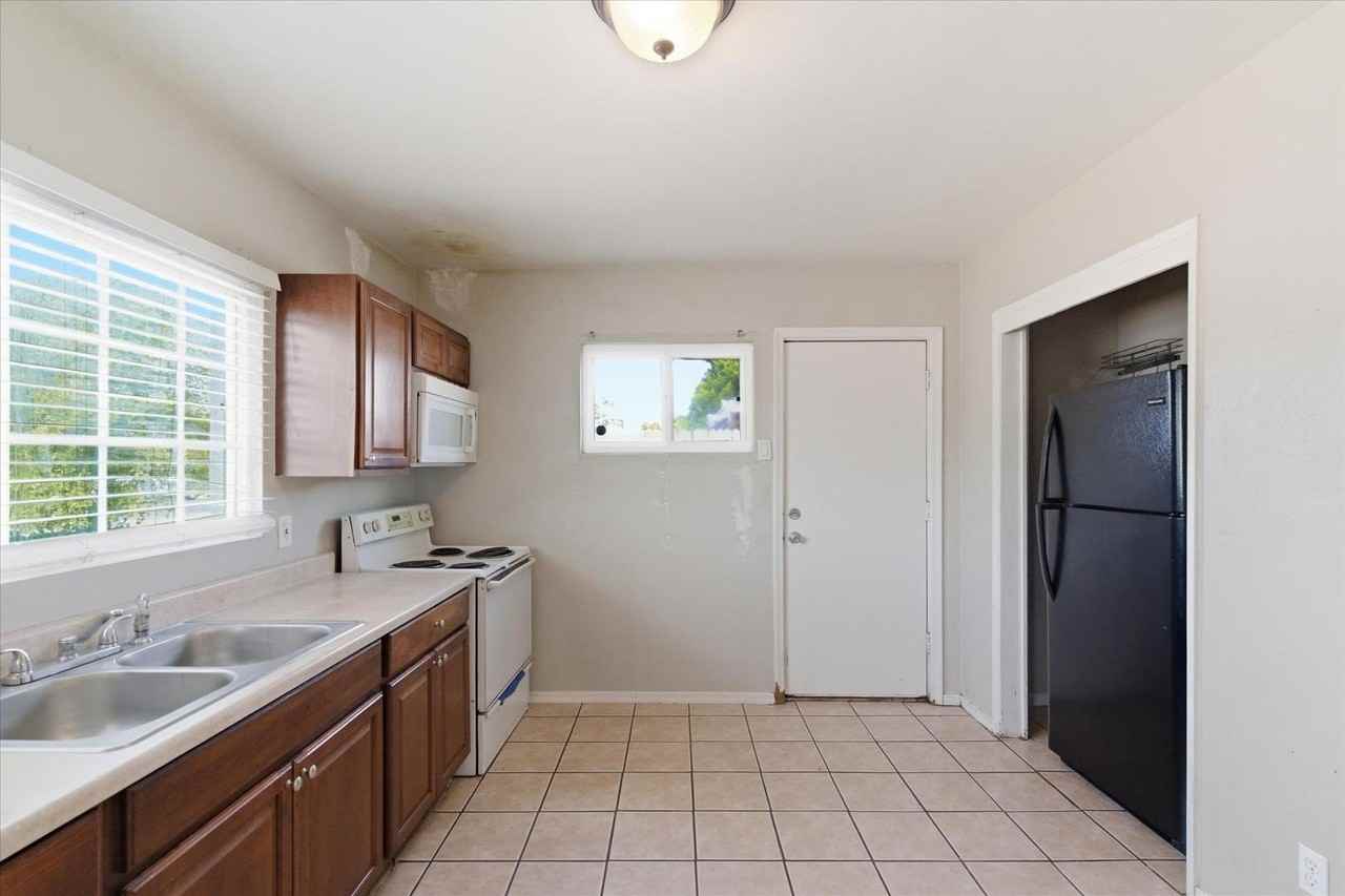 2609 W Morten Ave #1 - Photo 5 of 18