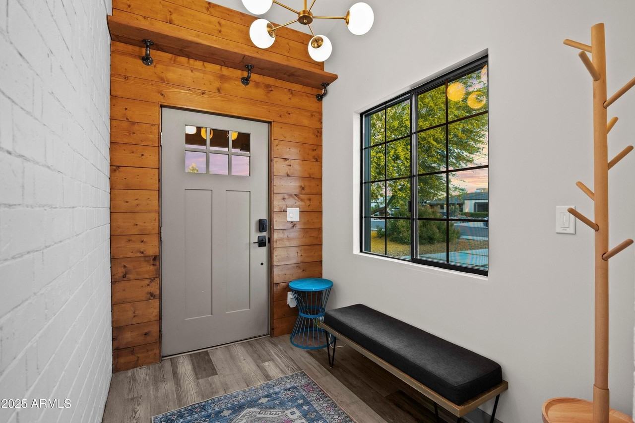 358 E Whitton Ave - Photo 6 of 42