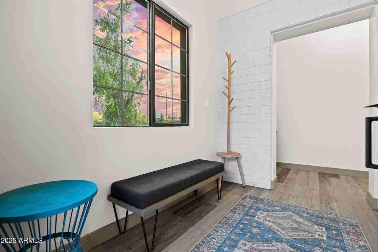 358 E Whitton Ave - Photo 7 of 42