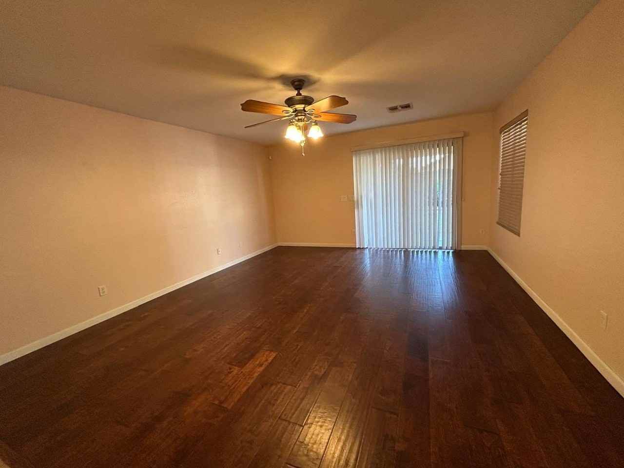 11418 W Cambridge Ave - Photo 2 of 22