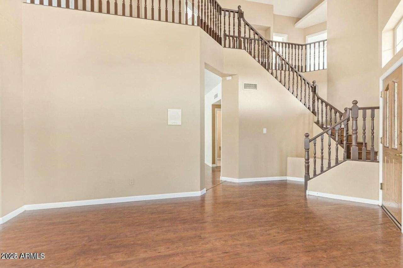 1876 E Mcnair Dr - Photo 3 of 34