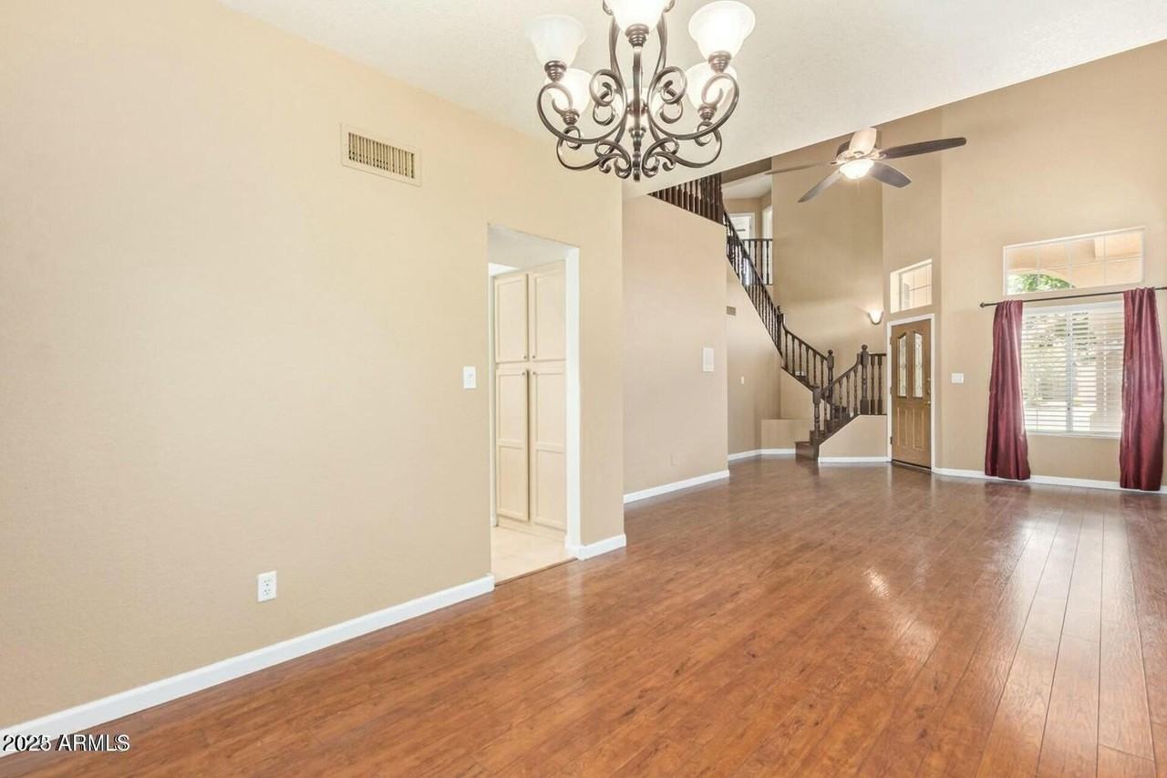 1876 E Mcnair Dr - Photo 5 of 34