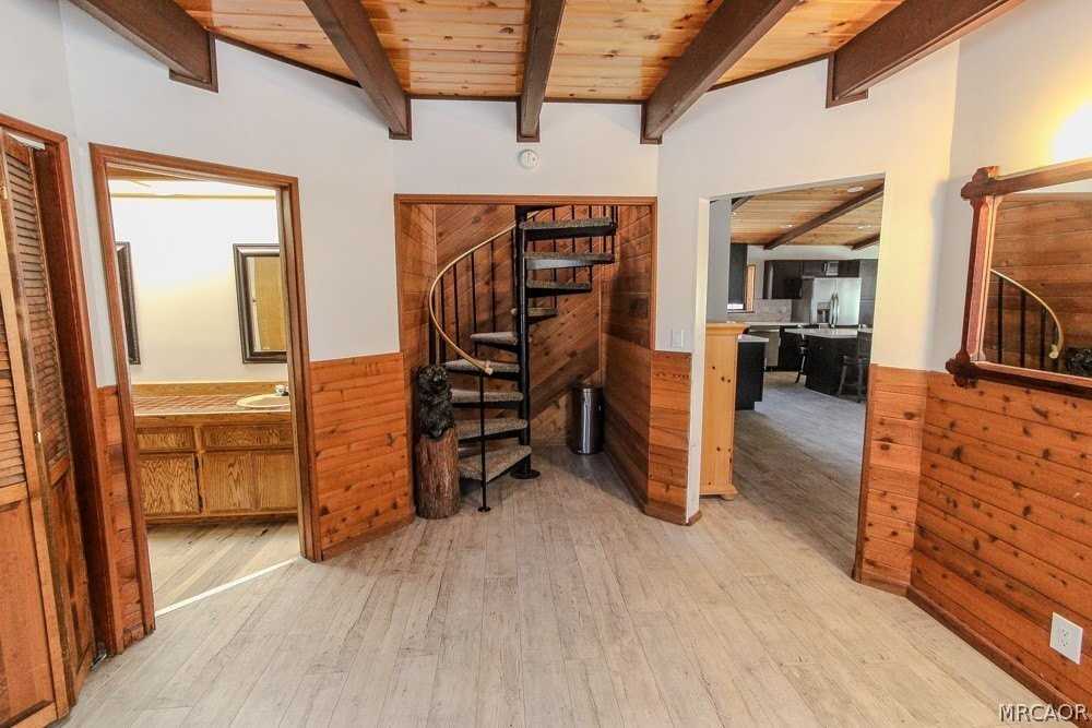 42656 Constellation Dr - Photo 2 of 25
