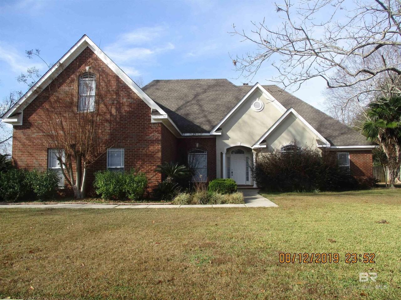 9153 Parliament Cir - Photo 2 of 31