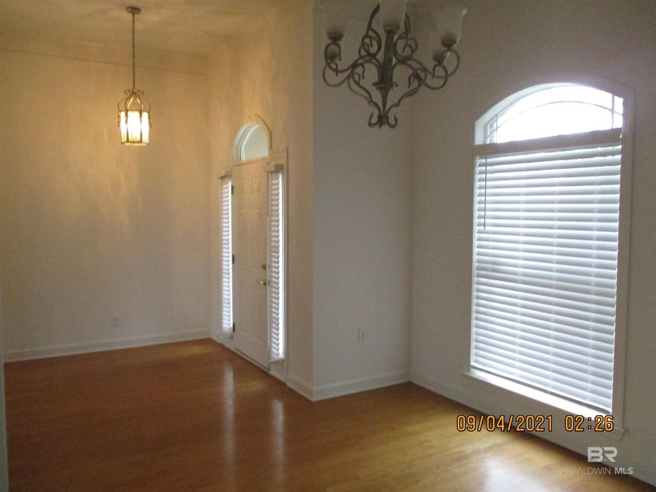 9153 Parliament Cir - Photo 5 of 31