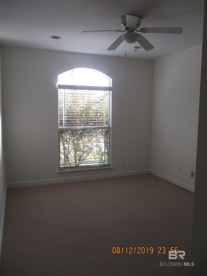 9153 Parliament Cir - Photo 7 of 31