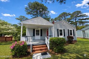 featured image of 414 Meritta Ave