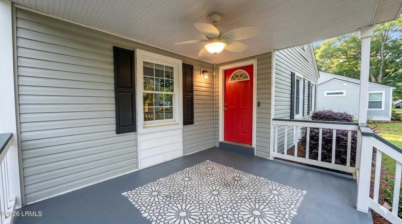 414 Meritta Ave - Photo 3 of 28