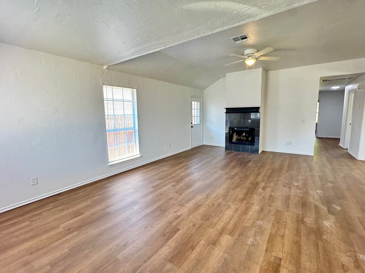223 W 6th St #1 - Photo 2 of 12