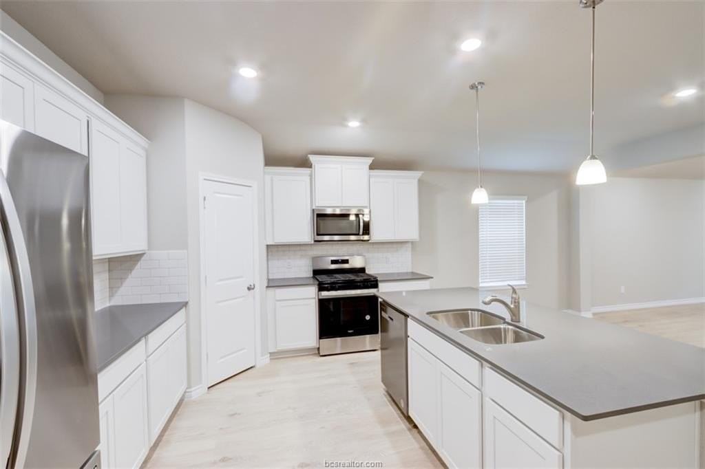 6210 Trado Dr - Photo 7 of 33