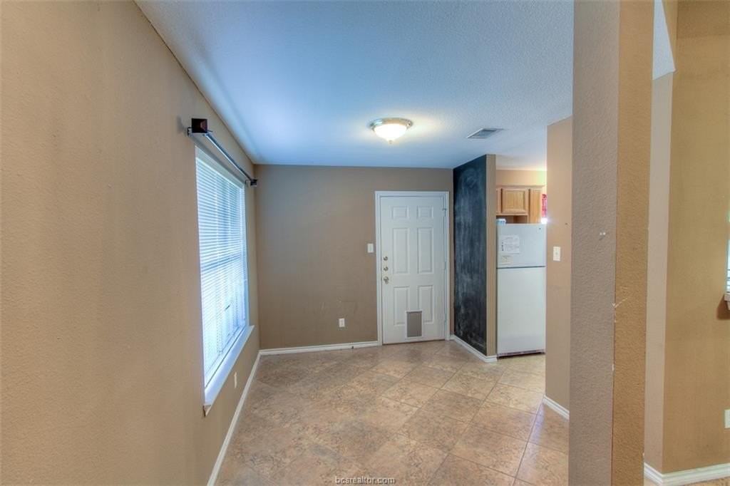 2325 Antelope Ln - Photo 4 of 11