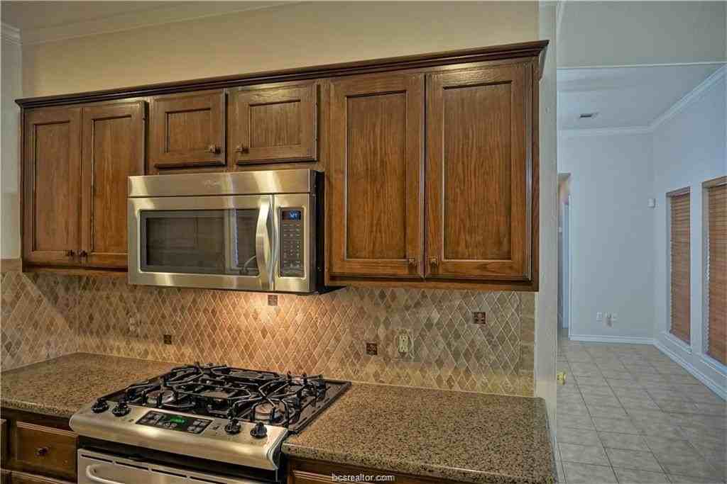 1407 Front Royal Dr - Photo 3 of 18