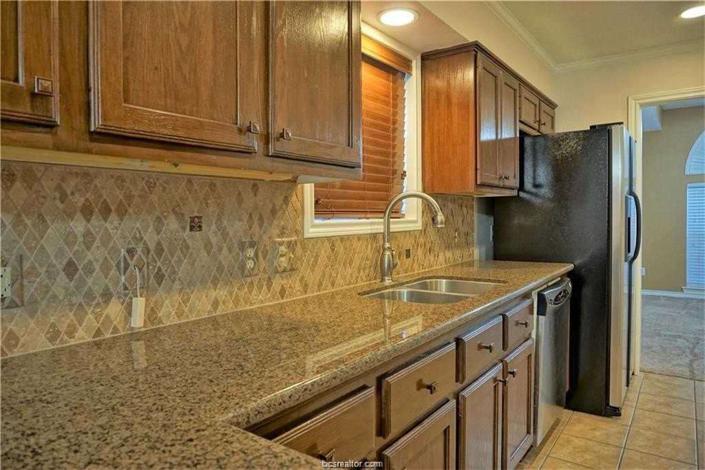 1407 Front Royal Dr - Photo 5 of 18
