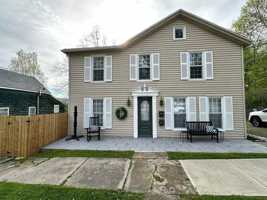 featured image of 262 Washington St #UPPER