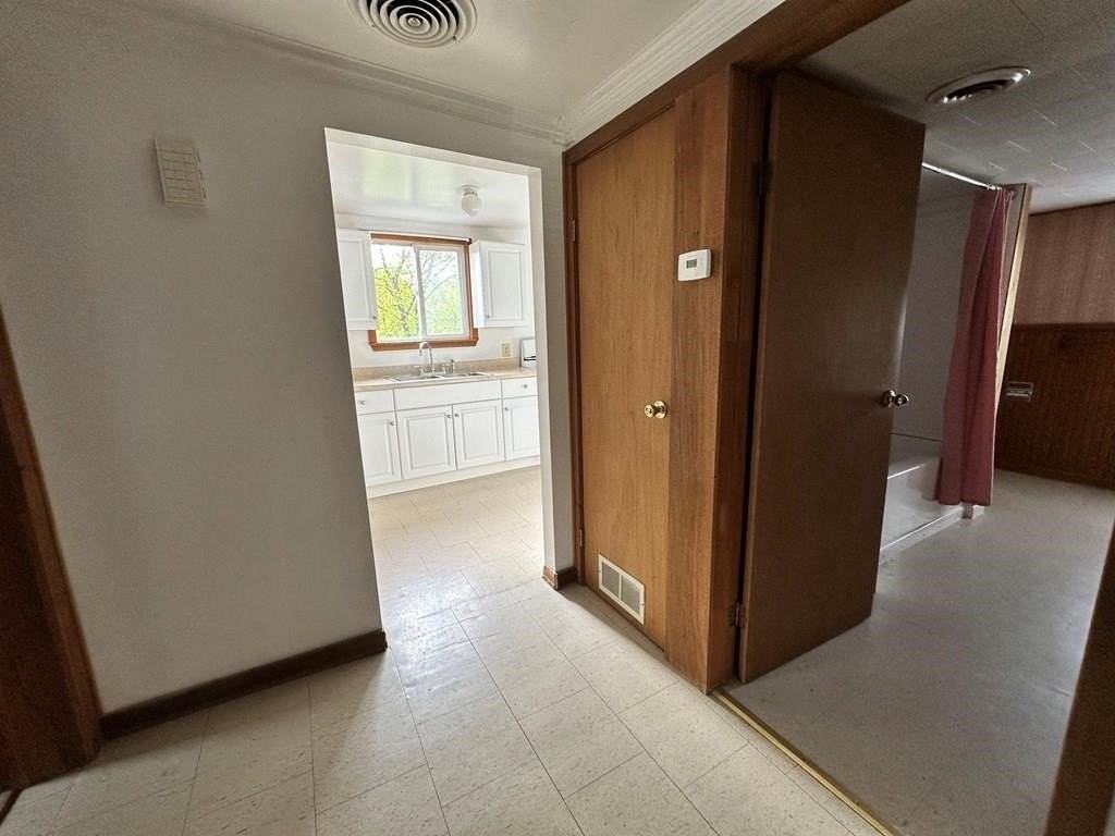 262 Washington St - Photo 2 of 17