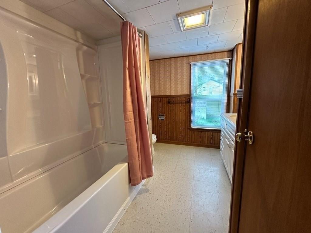 262 Washington St - Photo 5 of 17