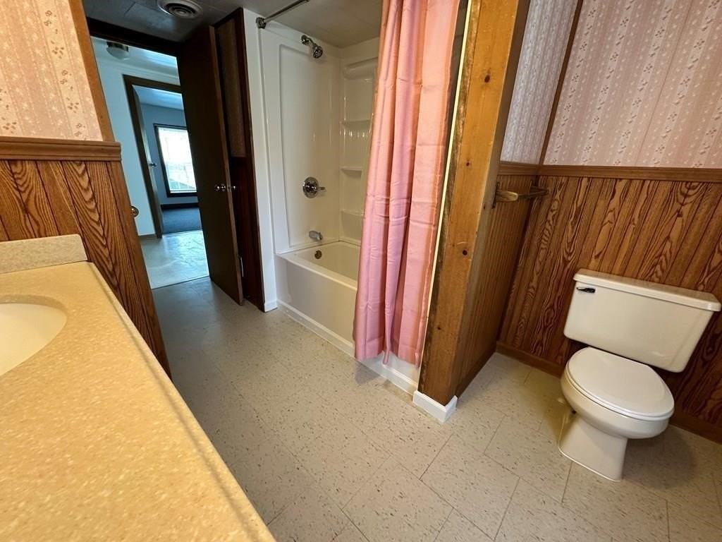 262 Washington St - Photo 7 of 17