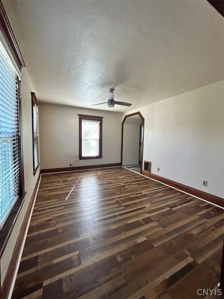 8 S Jefferson St #B - Photo 5 of 19
