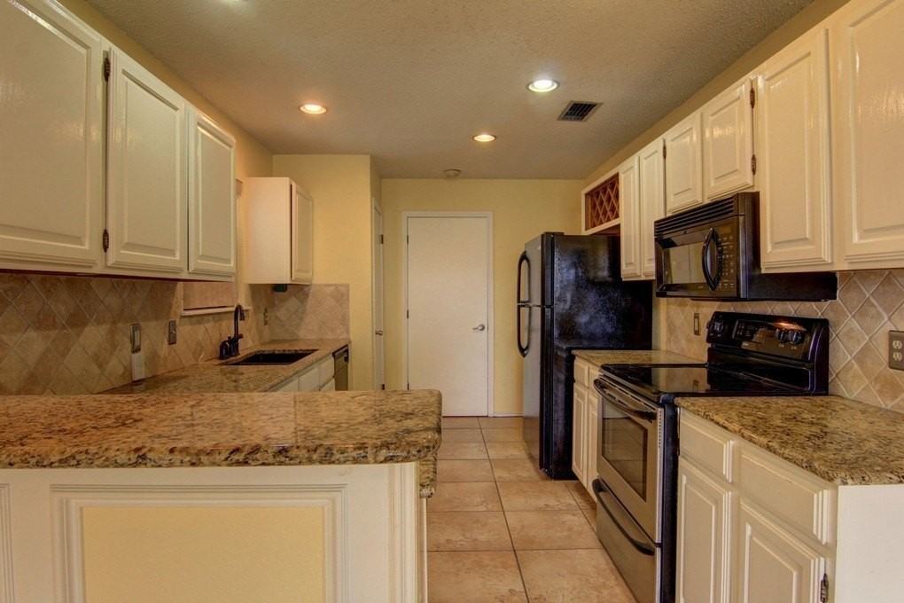 7125 Laramie Ln - Photo 2 of 16
