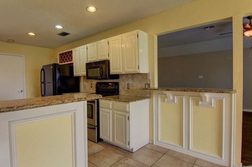 7125 Laramie Ln - Photo 4 of 16