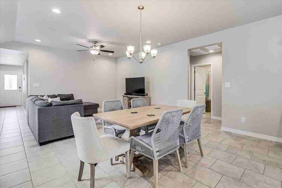 7630 Shadow Rider Ln - Photo 4 of 39