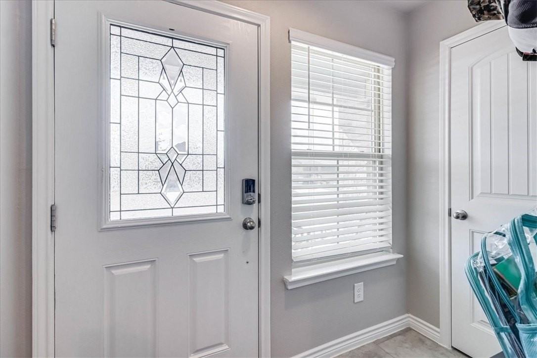 7630 Shadow Rider Ln - Photo 6 of 39